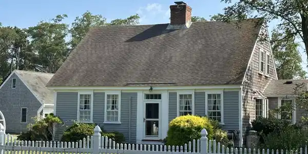 Image 2: Exterior Summer