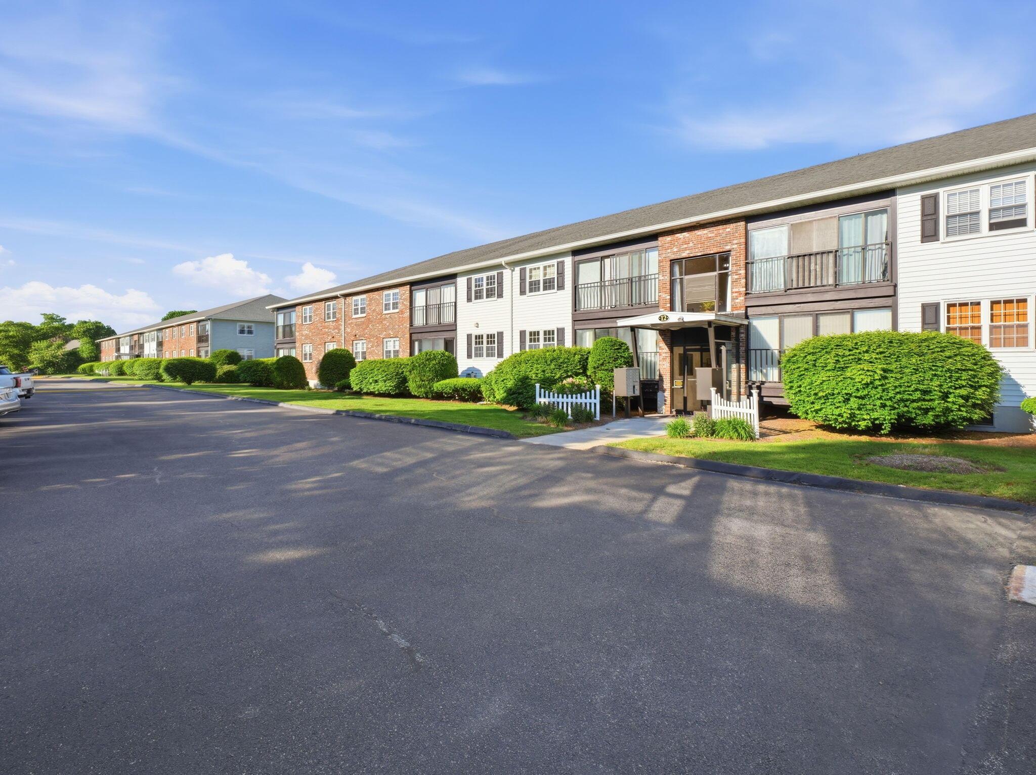 Image 2: 36-web-or-mls-12_Candlewood_Ln_1-1_Denni