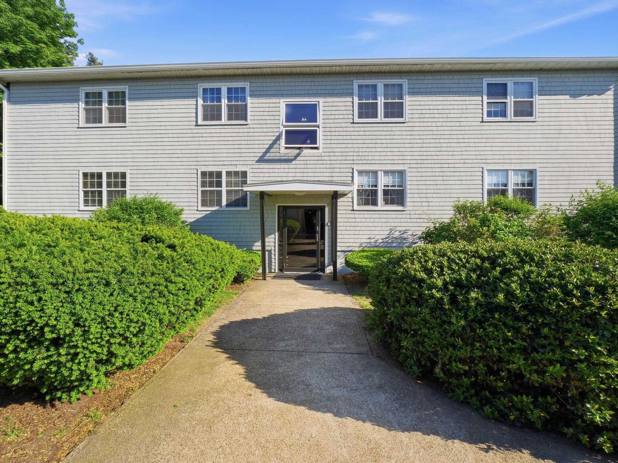 Image 4: 1-web-or-mls-12_Candlewood_Ln_1-1_Dennis