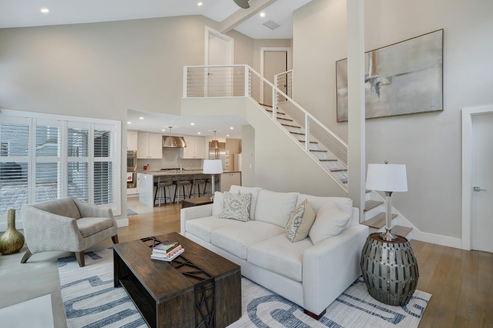 Image 2: Fully renovated end unit