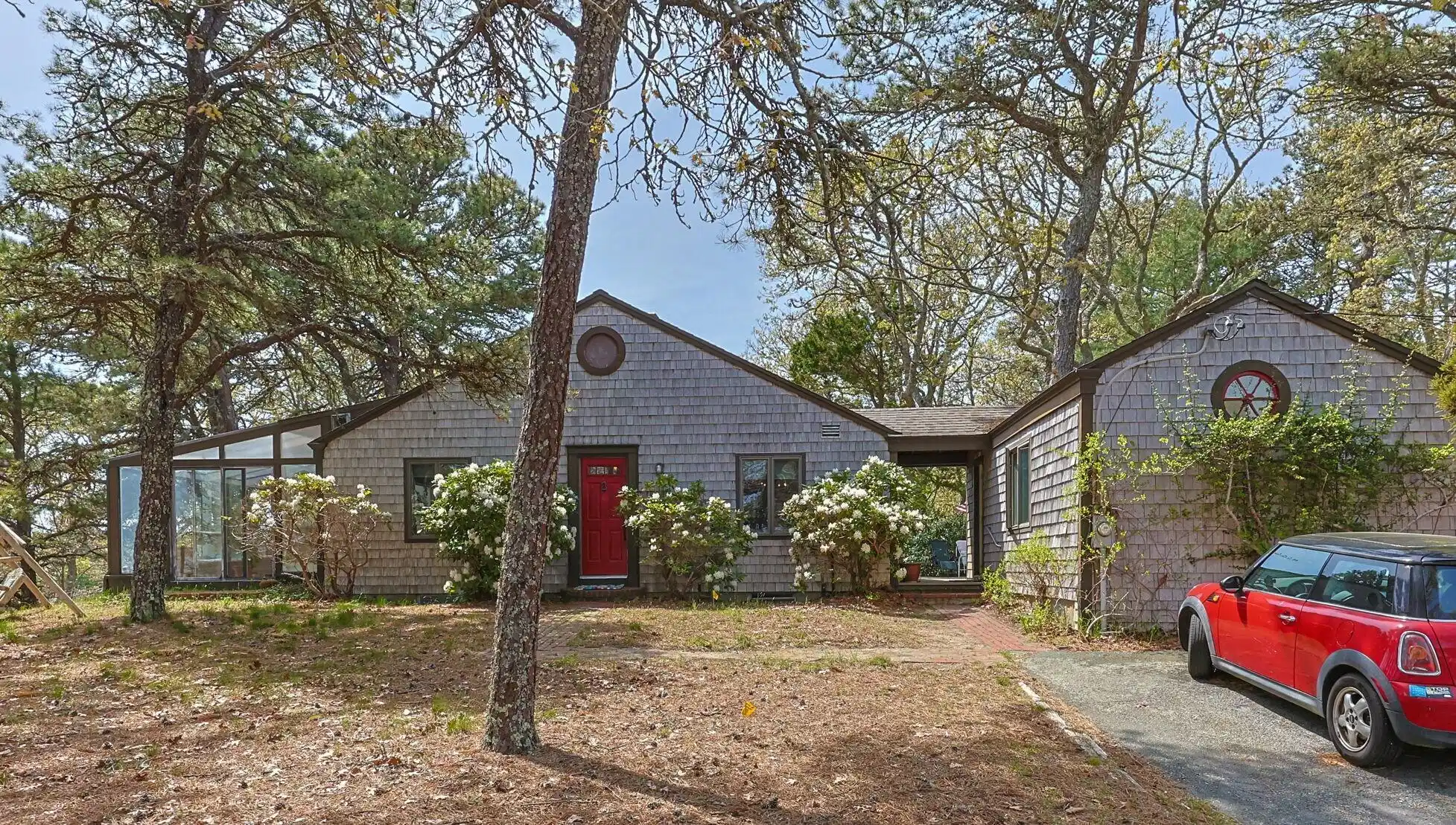 Image 1: Front exterior 2