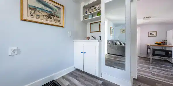 Image 2: sink