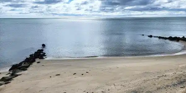 Image 3: Grandmas beach 2