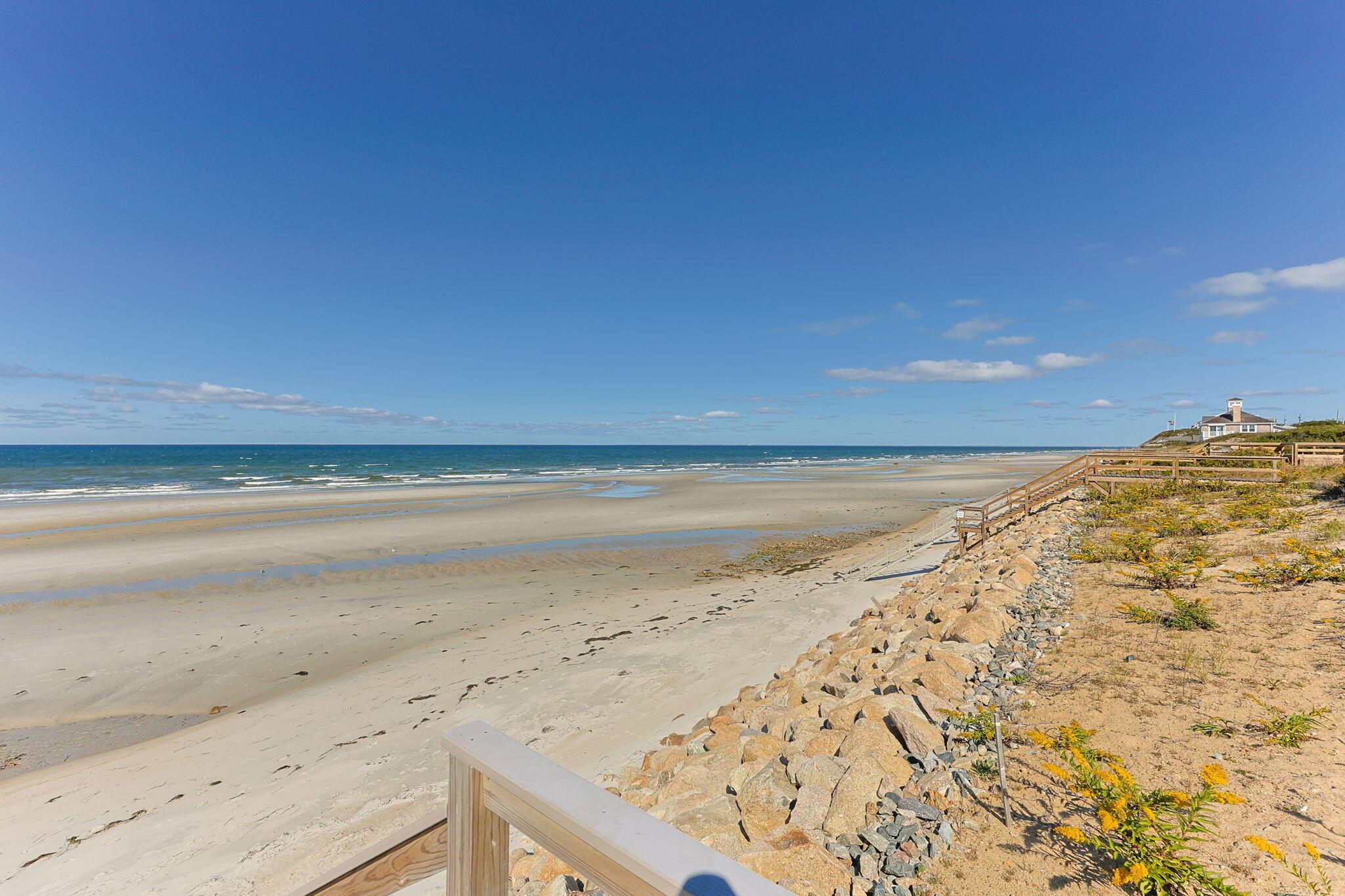 Image 4: 13-web-or-mls-156-shore-dr