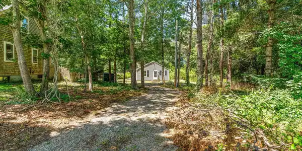 Image 3: 1-custom-153 Dunn's Pond Rd Hi Res-24