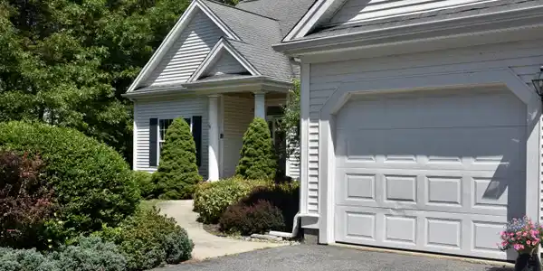 Image 4: Side Walkway