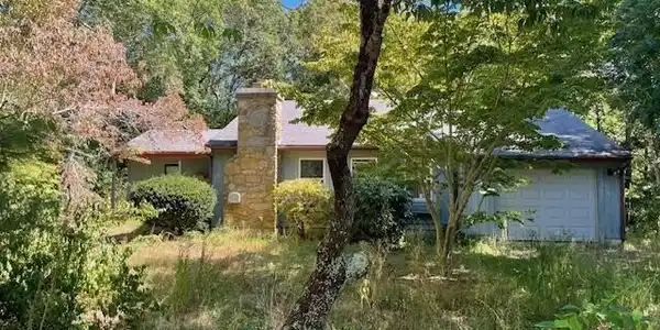 737 Thousand Oaks Drive