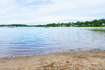 22 Long Neck Road
