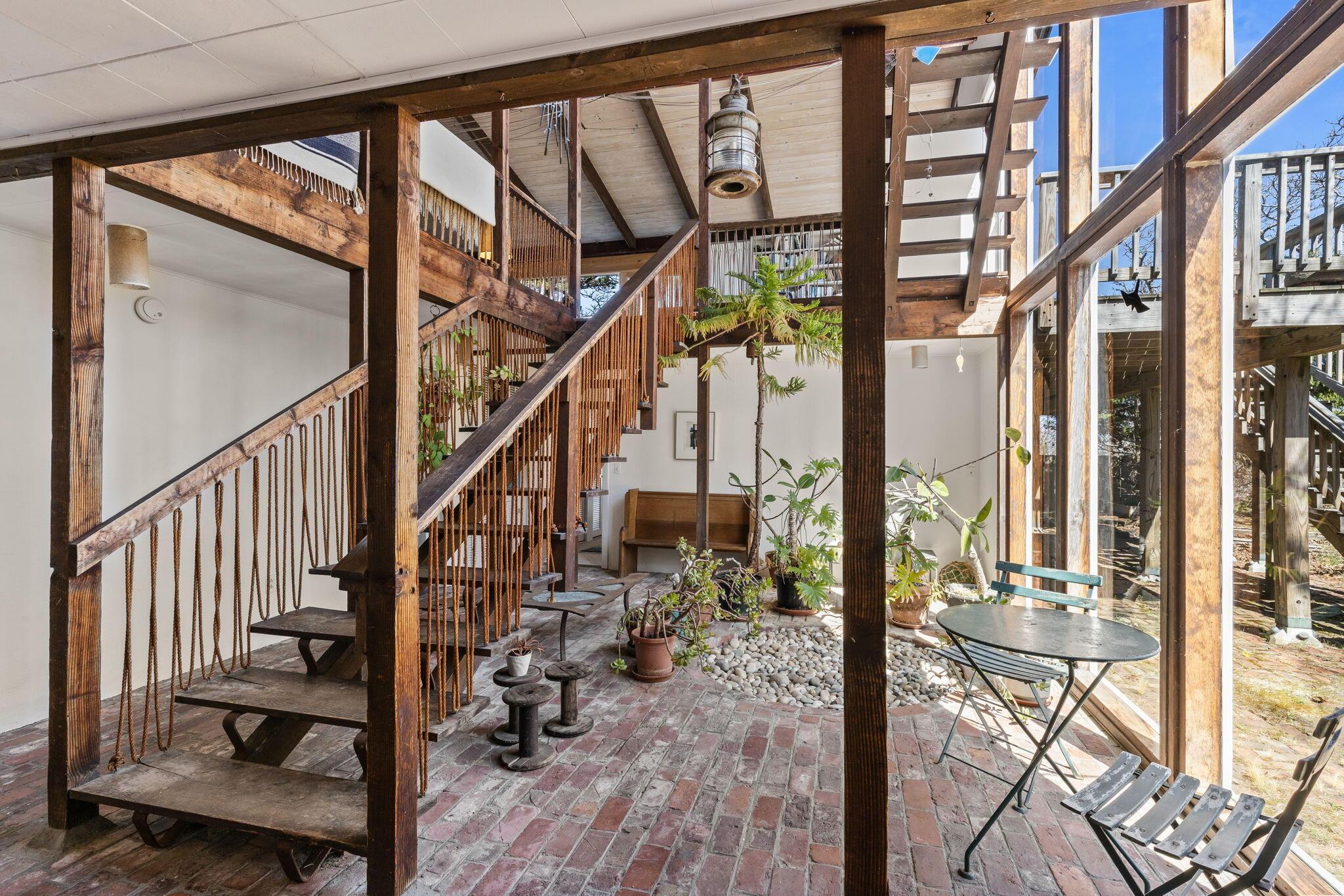 Image 4: 8-web-or-mls-135-newcomb-hollow-rd