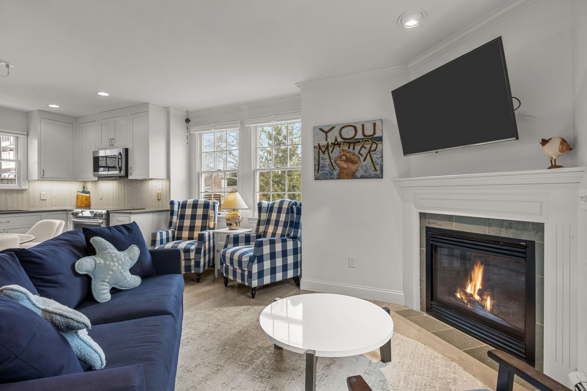 Image 4: 6-web-or-mls-32-alden-st-3
