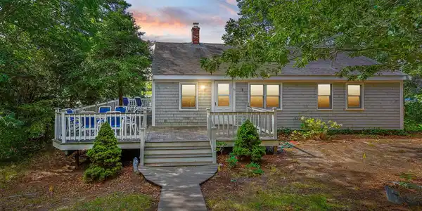 Image 3: 5-web-or-mls-10-alston-court