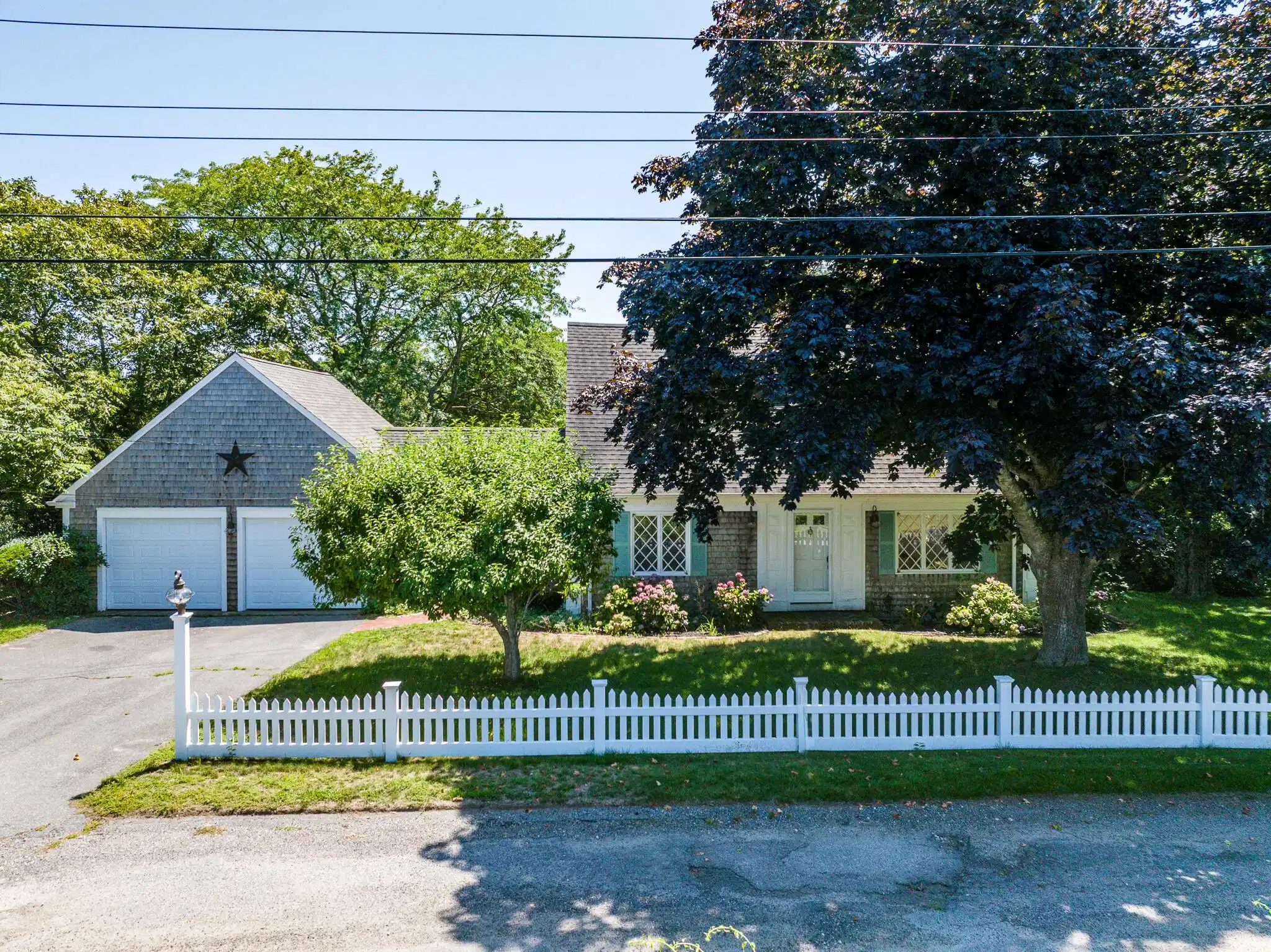 Image 1: 7 PINEFIELD NEW FRONT 1