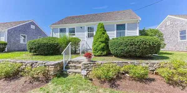 Image 3: 2-web-or-mls-275-kendrick-ave-3