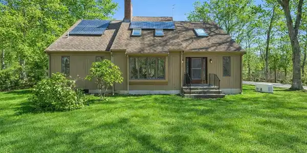 69 Two Ponds Road