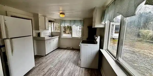 Image 2: kitchen1