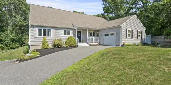 21 Colony Avenue
