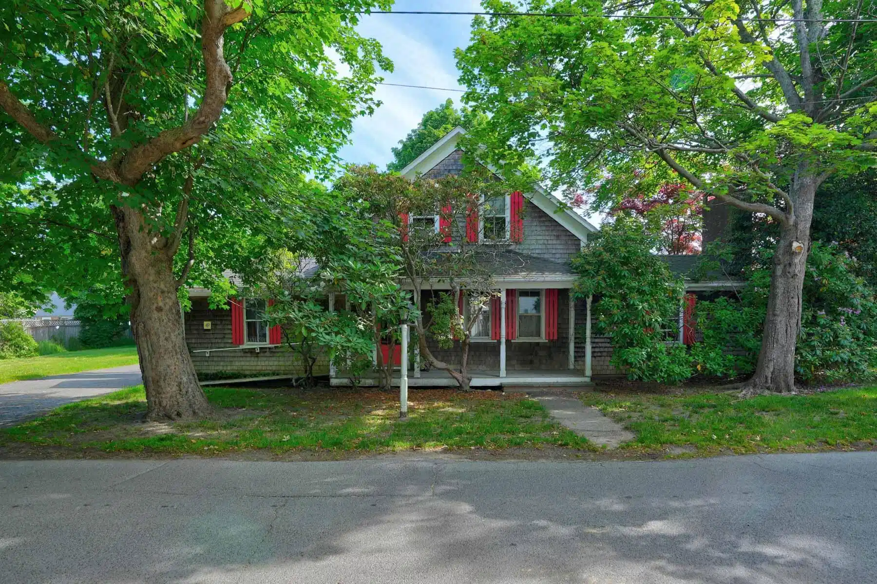 Image 1: 49 High Street, Edgartown