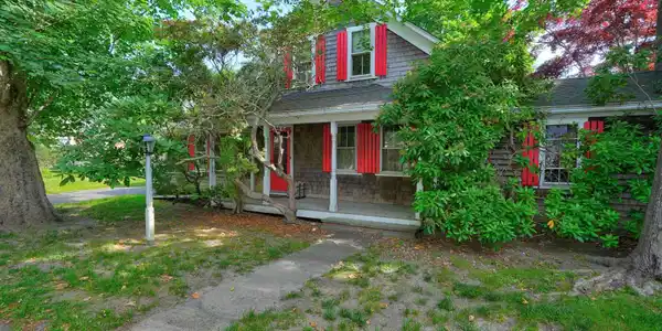 Image 2: 49 High Street, Edgartown