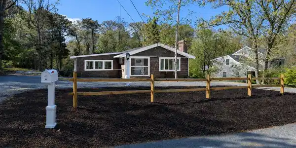 31 Chase Lane