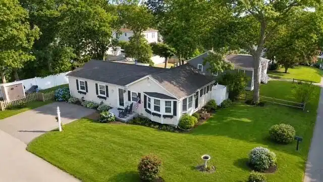 Image 1: 25 Clover Drone whole house ext