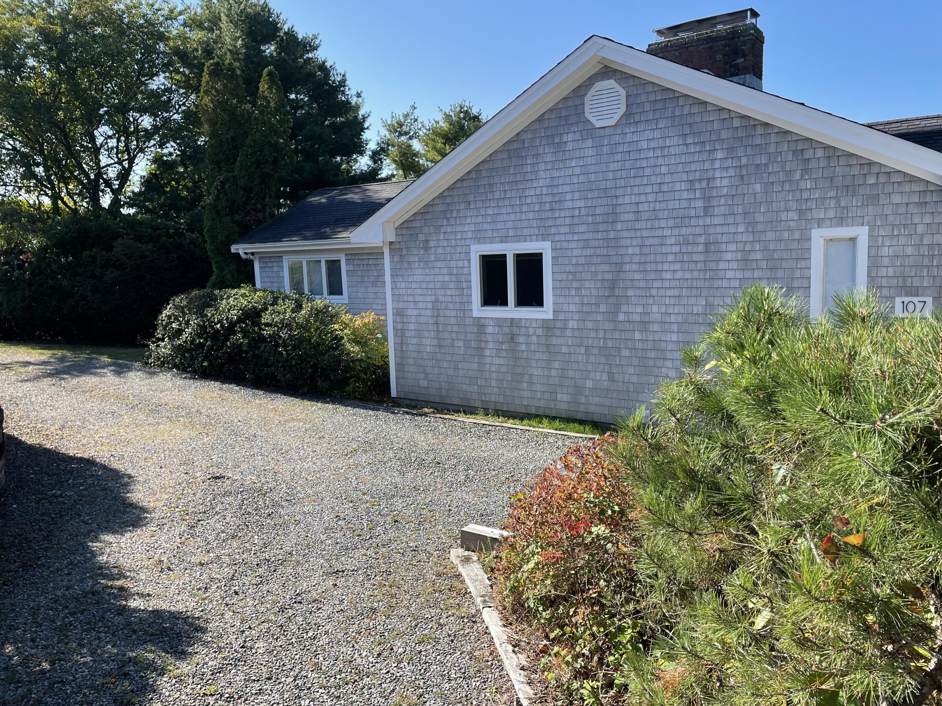 Image 1: 107AbbeyGateCotuit