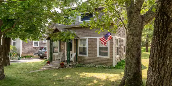 Image 4: 50 Canonicus Ave