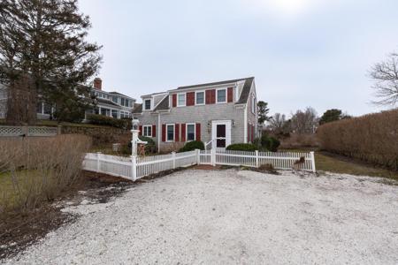 8 Kingsbury Way