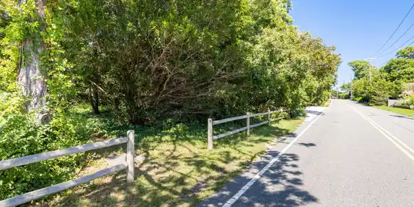Image 4: Entrance