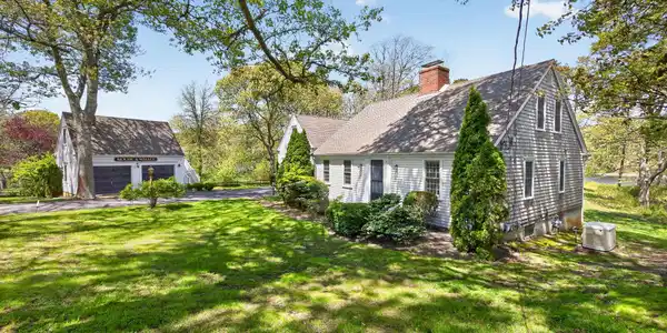 Image 2: Front yard