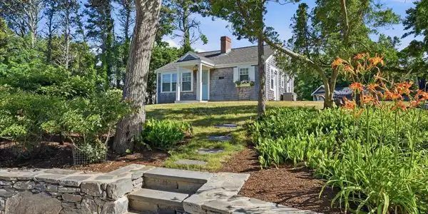 79 Cranberry Lane