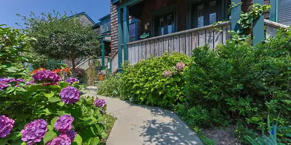 Image 2: 3-web-or-mls-3-meadow-road-2