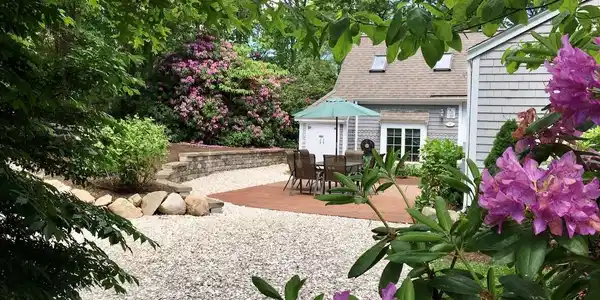 8 Wharf Avenue