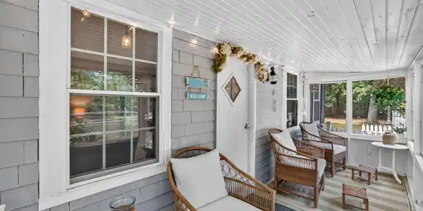 Image 2: Screened porch