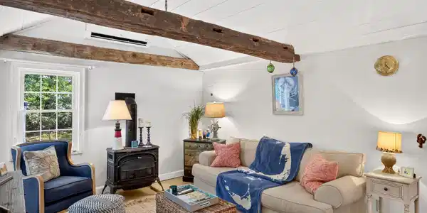 Image 4: Livingroom