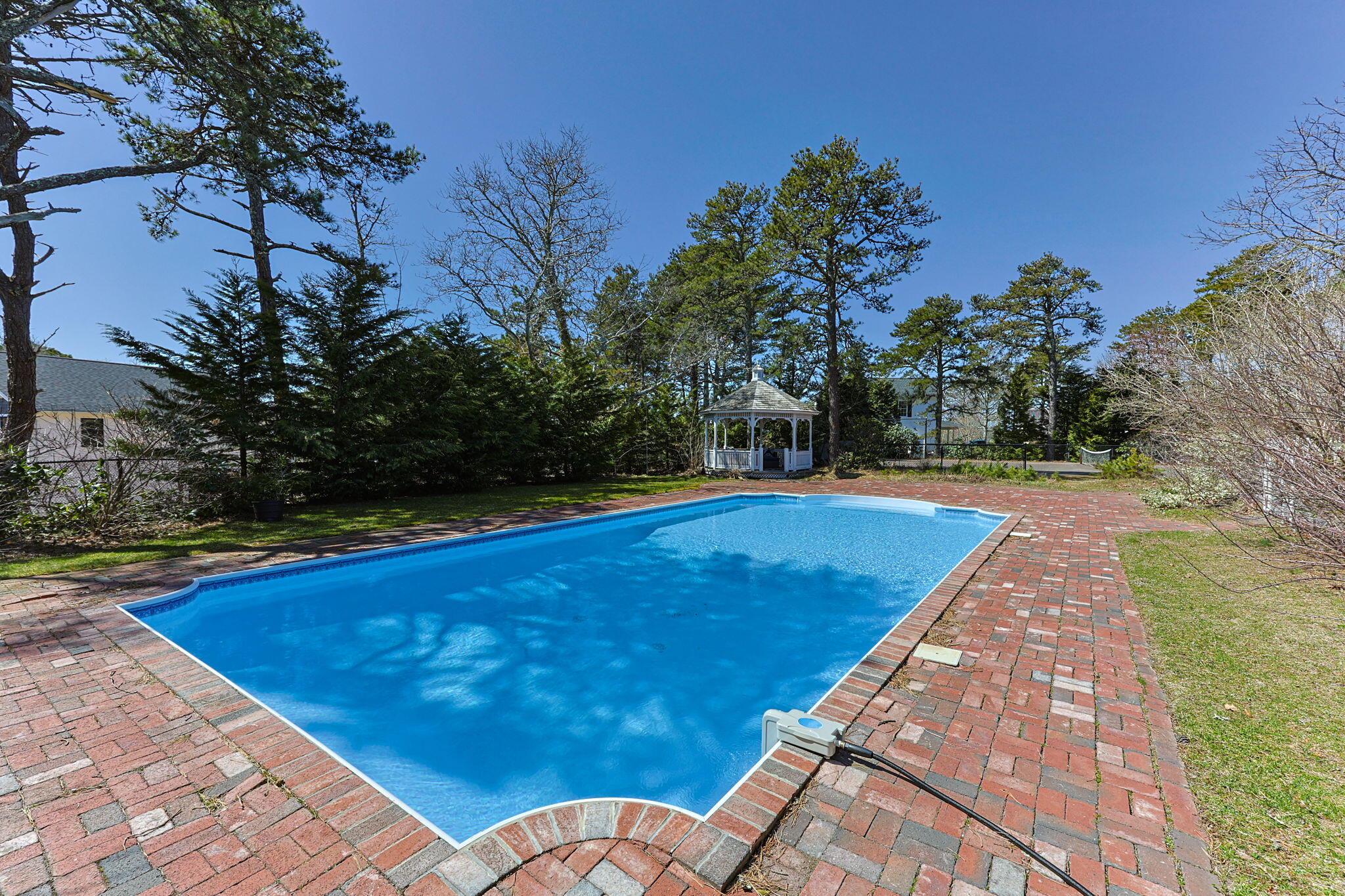 Image 2: 89-web-or-mls-27-whereaway-ln