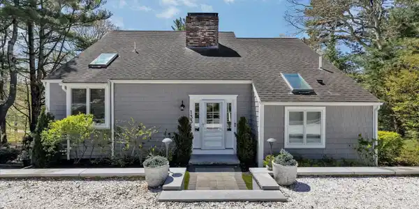 Image 3: front of House