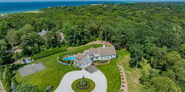 6 Oliver Drive