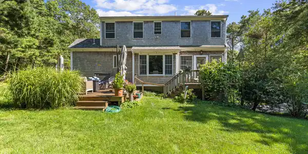 Image 2: 419 satucket rd - 036