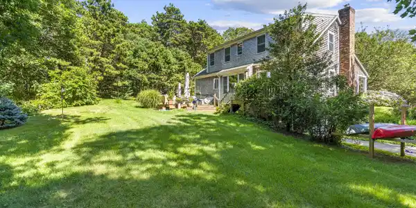 Image 3: 419 satucket rd - 039