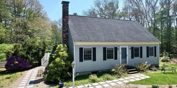 8 Ruth Terrace