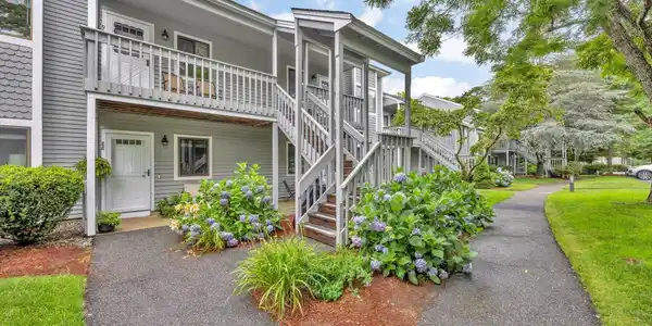 90 Eaton Lane UNIT 90