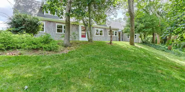 Image 2: 4-web-or-mls-40-smith-farm-rd