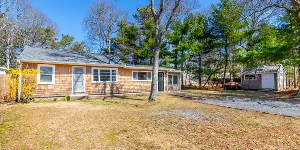 16 Edgewood Drive