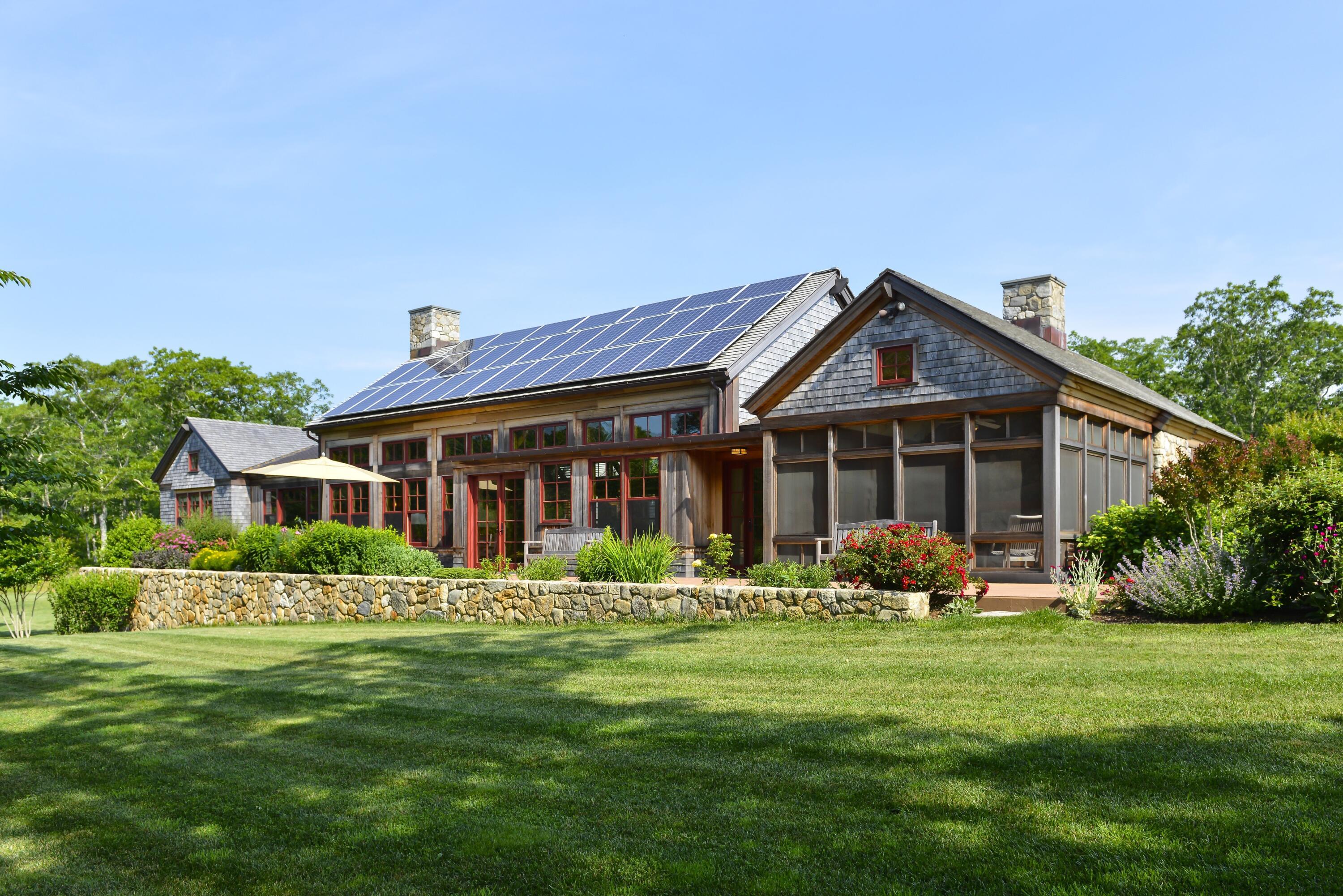 Image 2: Exterior