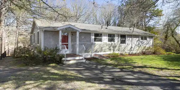 6 Stanley Place
