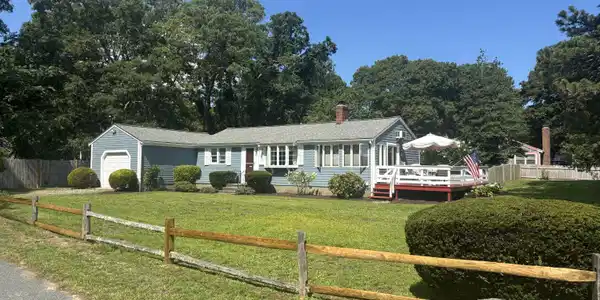 11 Canary Lane