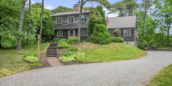 330 Champlain Road