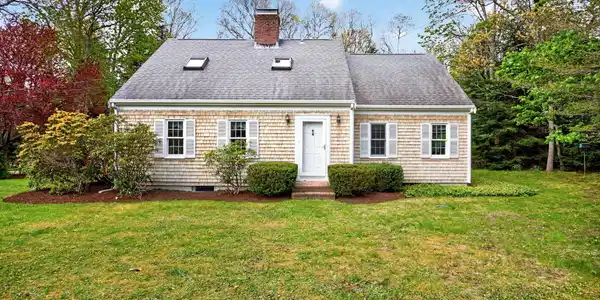 10 Hathorne Lane