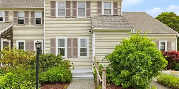 18 Woodview Drive UNIT 8C