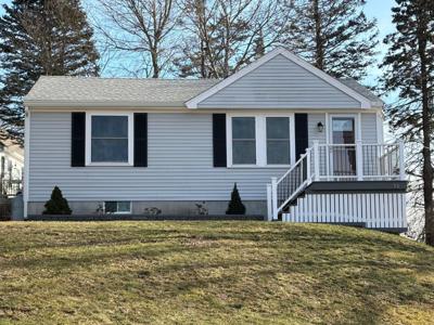 16 Town Neck Road
